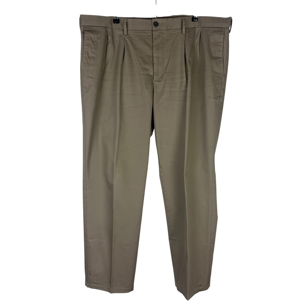 Dockers Men's 42x32 Classic Fit Pleated Chinos Khaki Tan Pants